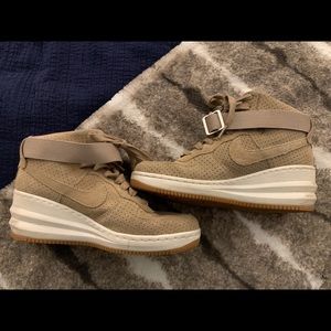 Nike Women’s Dunk Sky High - RARE